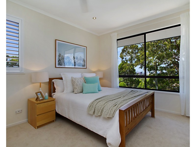 2/48 Hill Ave, Burleigh Heads QLD 4220