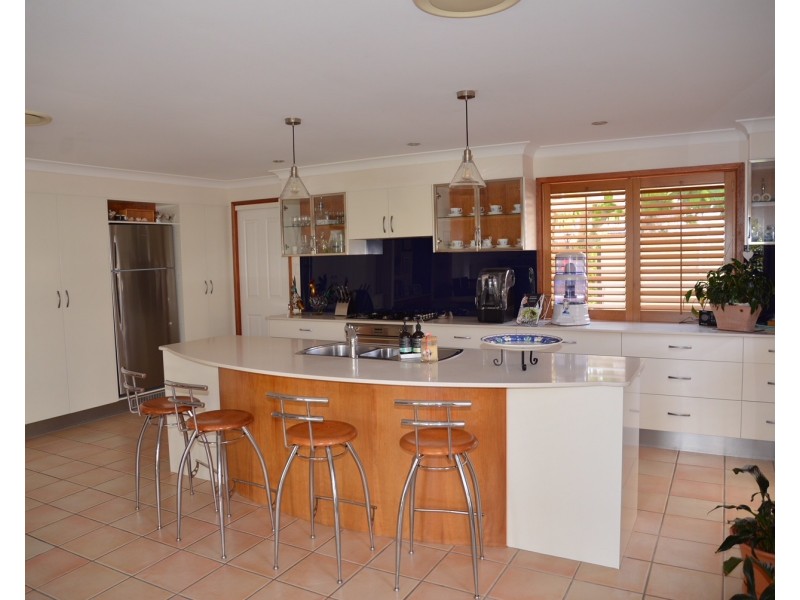 1 Kingfish Court, Palm Beach QLD 4221