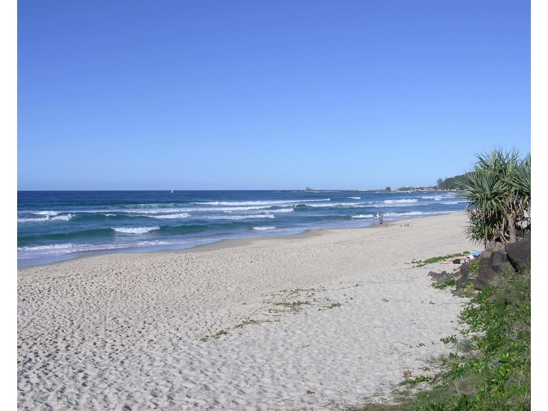 1 Kingfish Court, Palm Beach QLD 4221