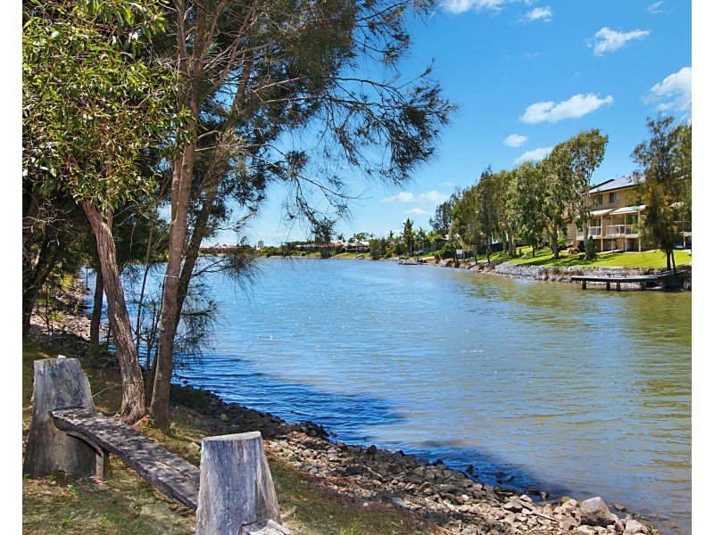 24/21 Regensberg Cl, Varsity Lakes QLD 4227