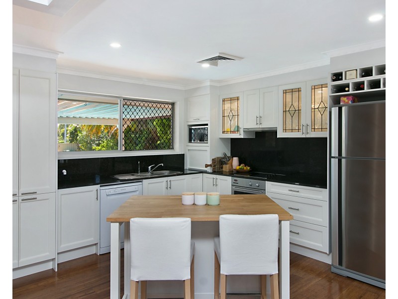 244 Acanthus Ave, Burleigh Waters QLD 4220