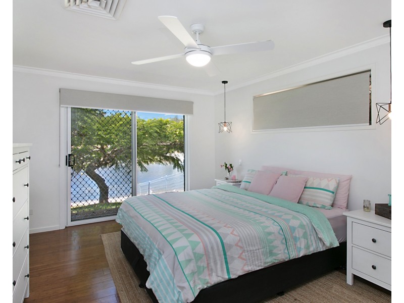 244 Acanthus Ave, Burleigh Waters QLD 4220