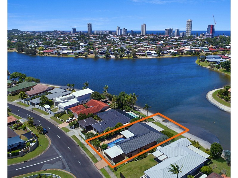 244 Acanthus Ave, Burleigh Waters QLD 4220