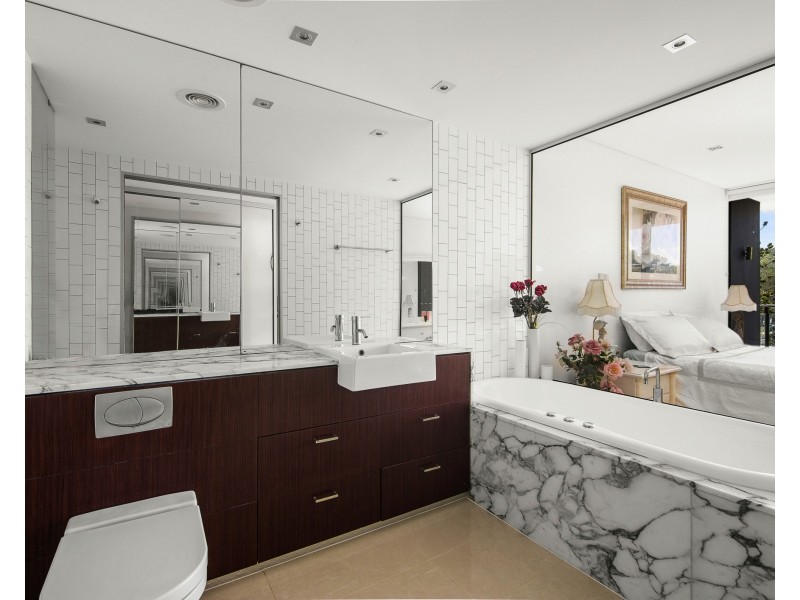 1041/2-14 The Esplanade, Burleigh Heads QLD 4220
