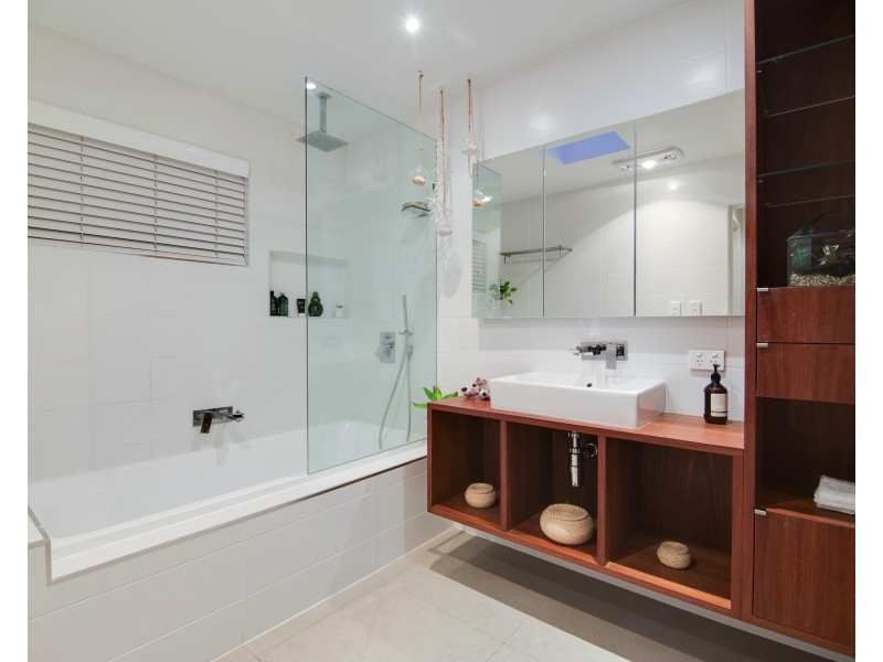188 Burleigh St, Burleigh Waters QLD 4220