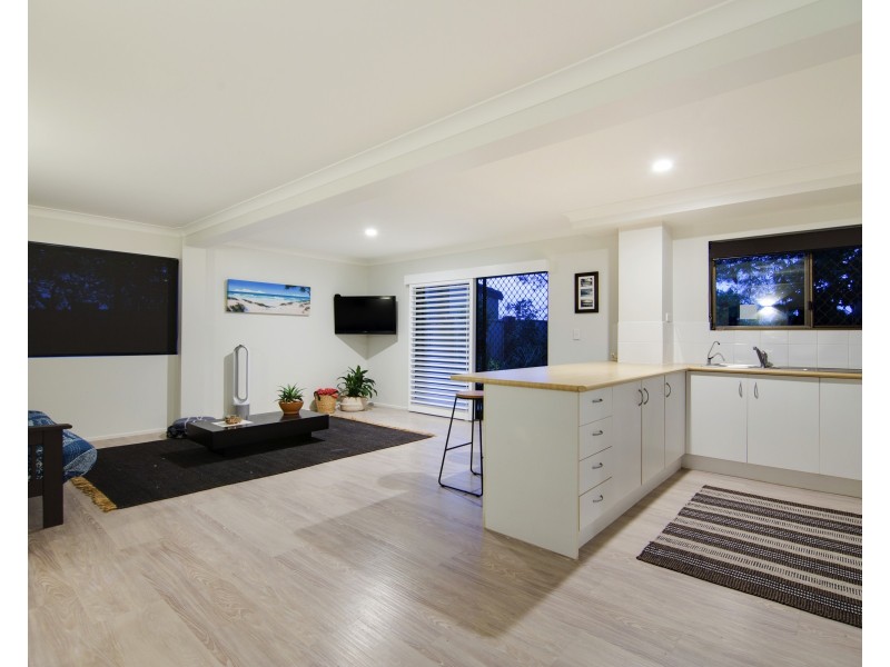 188 Burleigh St, Burleigh Waters QLD 4220