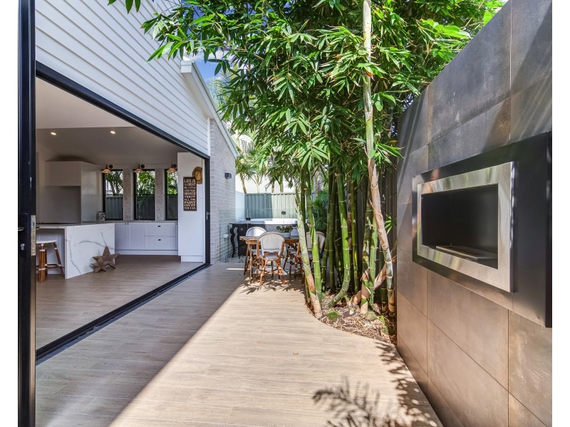 10 Acanthus Avenue, Burleigh Heads QLD 4220