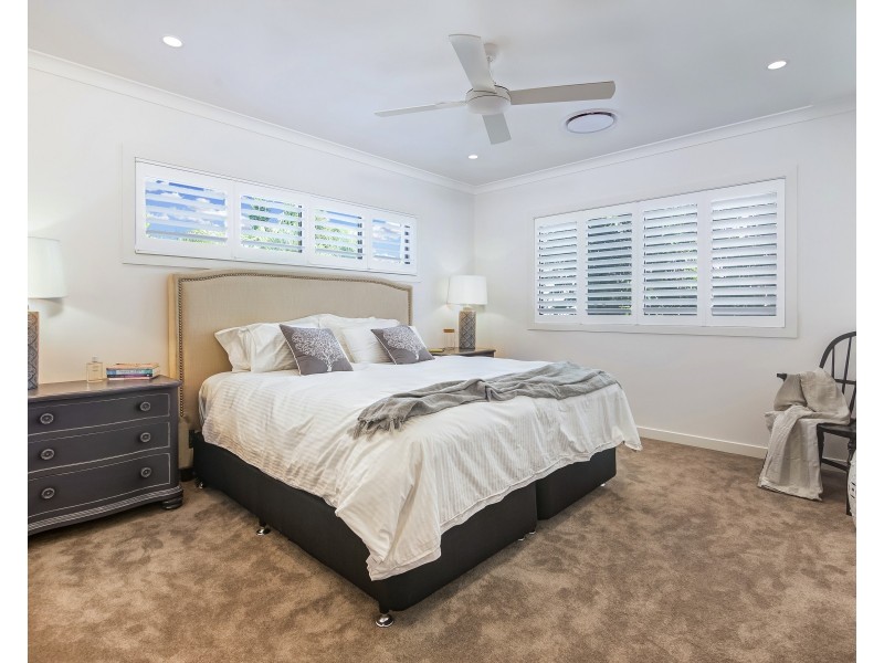10 Acanthus Avenue, Burleigh Heads QLD 4220