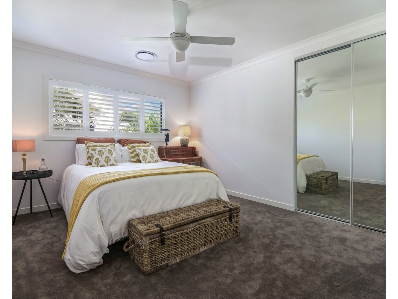 10 Acanthus Avenue, Burleigh Heads QLD 4220