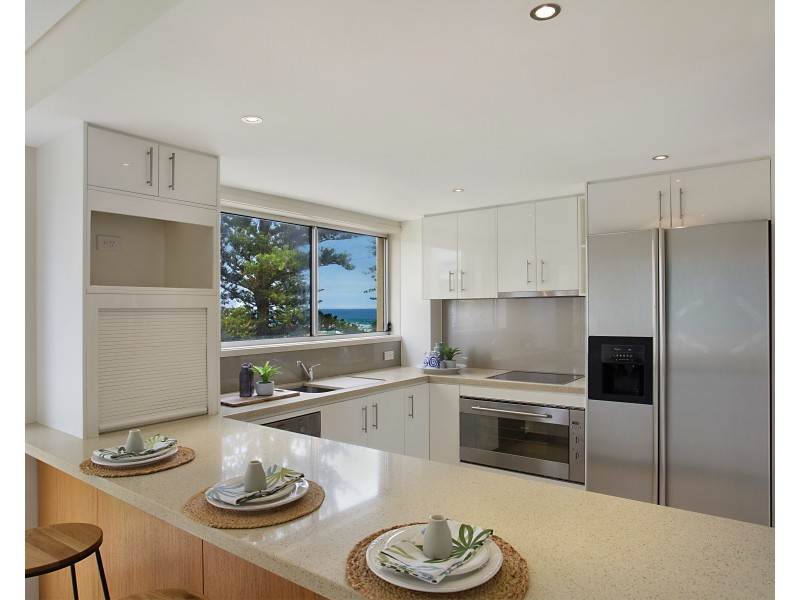 2/86 Marine Pde, Miami QLD 4220