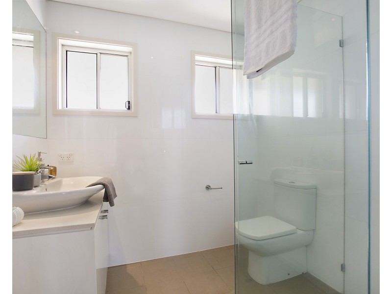 2/86 Marine Pde, Miami QLD 4220