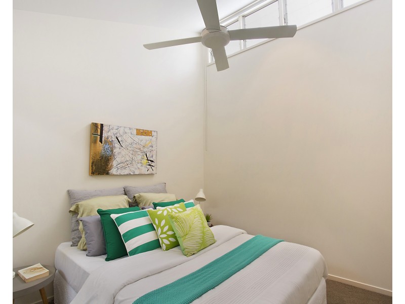 2/86 Marine Pde, Miami QLD 4220