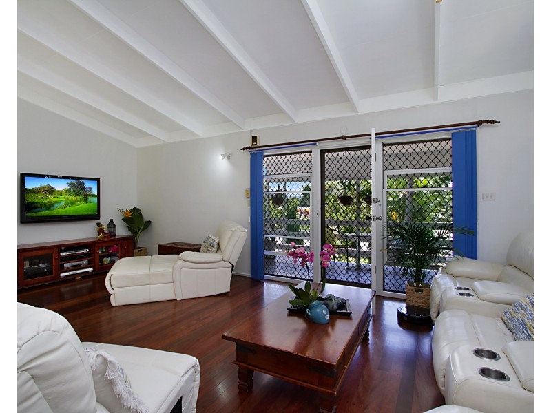 98 West Burleigh Rd, Burleigh Heads QLD 4220