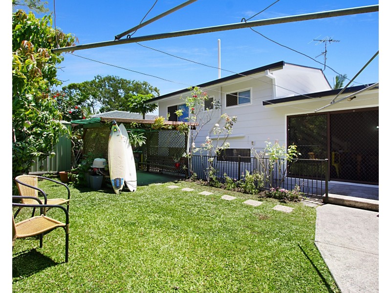 98 West Burleigh Rd, Burleigh Heads QLD 4220