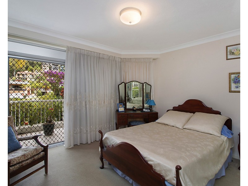 2/15 Ewart Street, Burleigh Heads QLD 4220