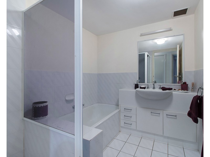 2/15 Ewart Street, Burleigh Heads QLD 4220