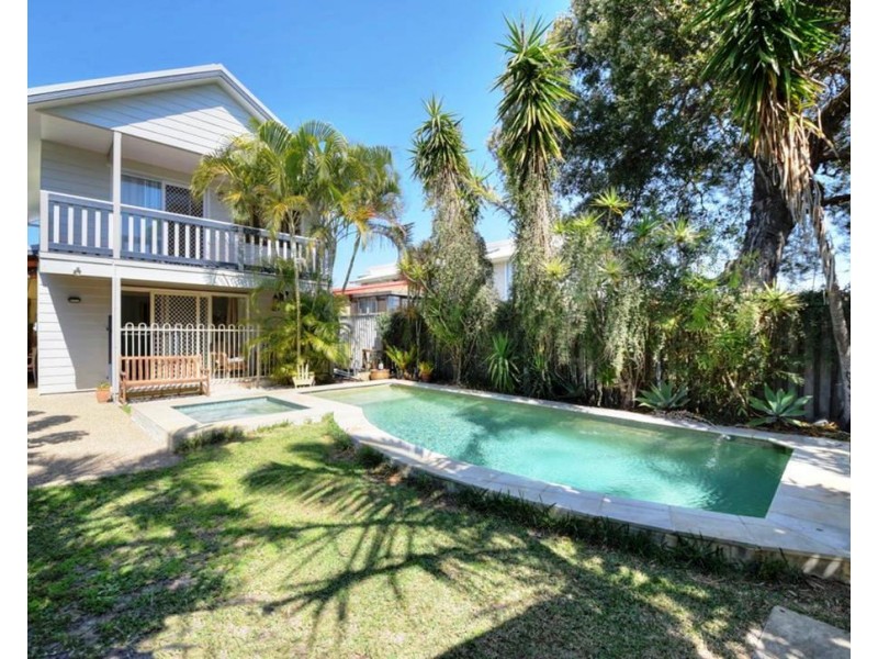 27 Fourteenth Ave, Palm Beach QLD 4221