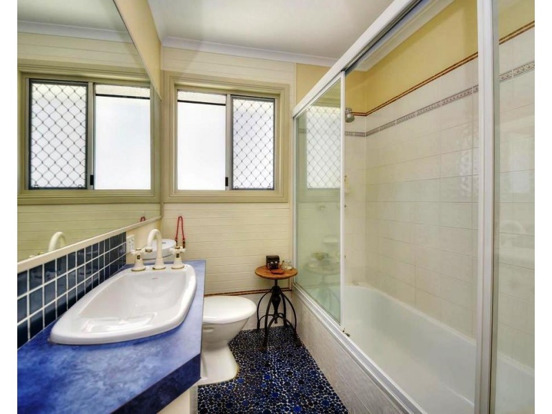 27 Fourteenth Ave, Palm Beach QLD 4221