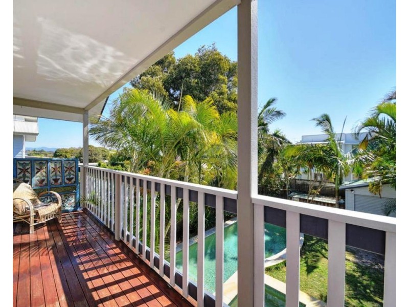 27 Fourteenth Ave, Palm Beach QLD 4221