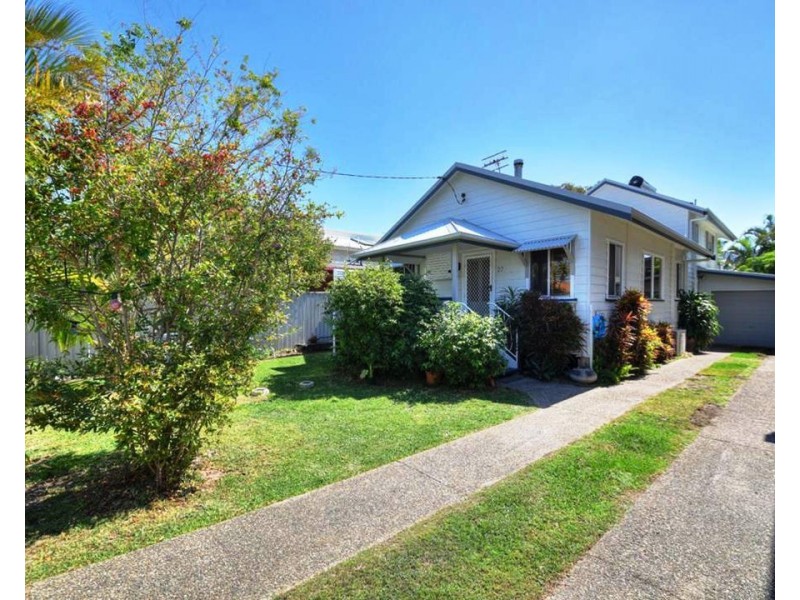 27 Fourteenth Ave, Palm Beach QLD 4221