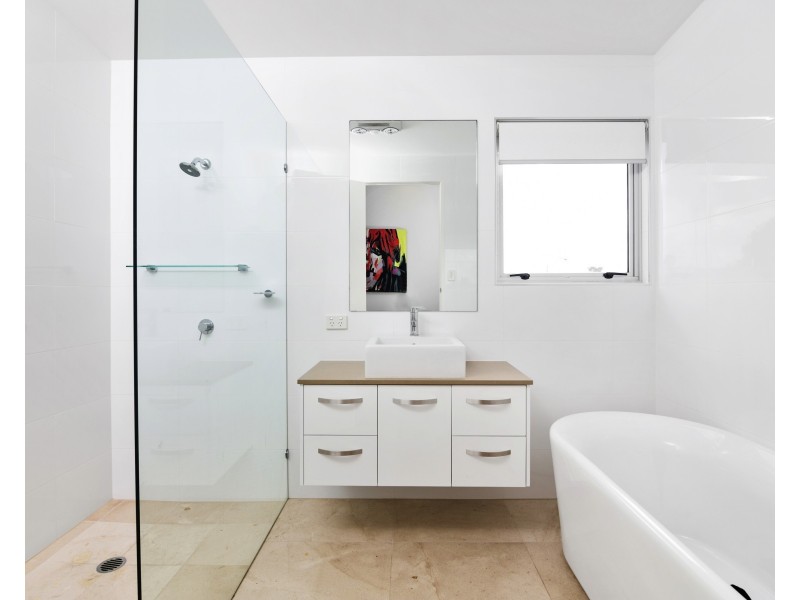 48 Twenty Fifth Avenue, Palm Beach QLD 4221