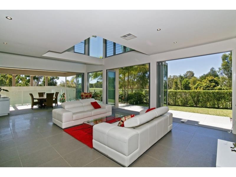 60/114 Peregian Springs Drive, Peregian Springs QLD 4573