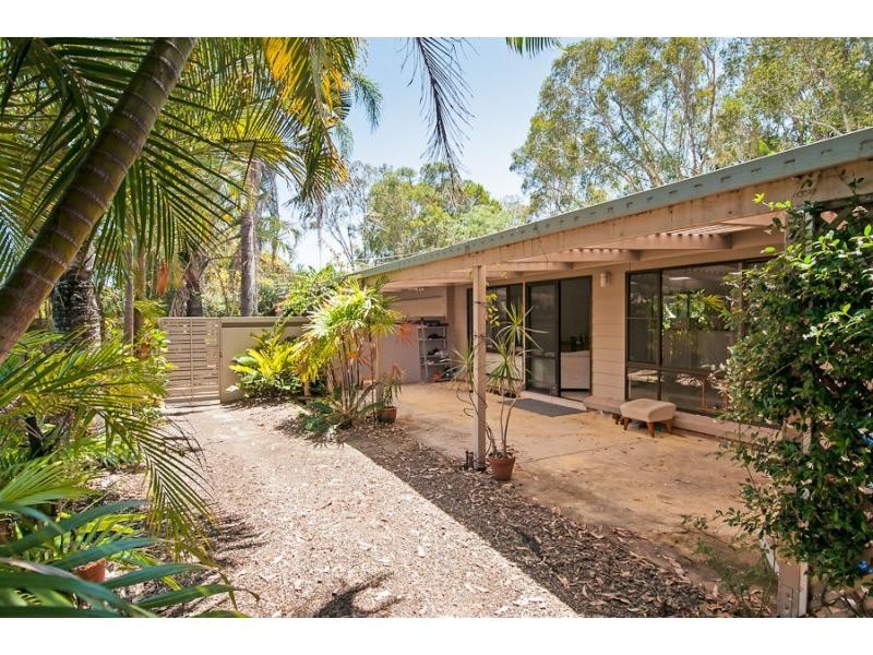 36 Lake Weyba Drive, Noosaville QLD 4566