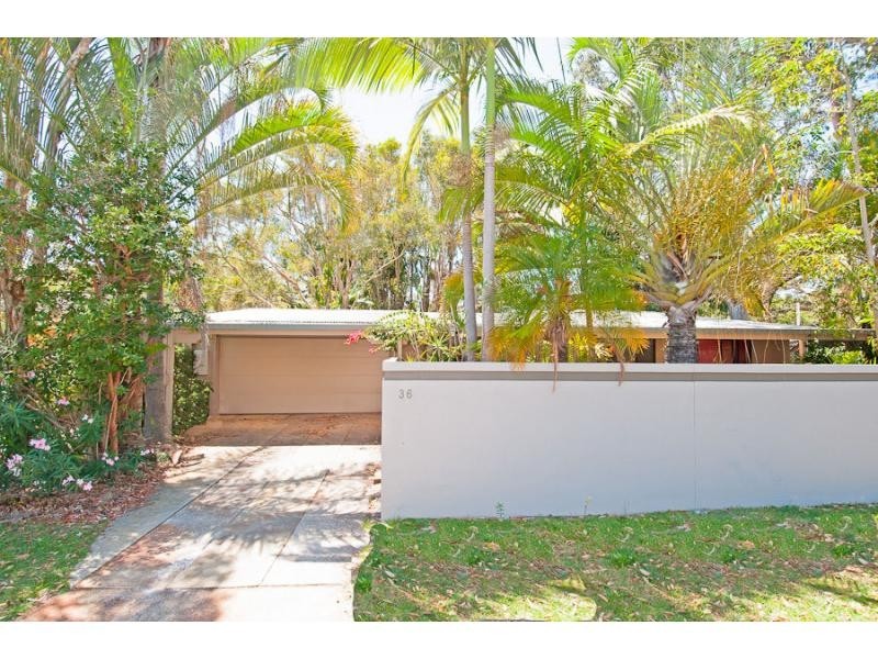 36 Lake Weyba Drive, Noosaville QLD 4566