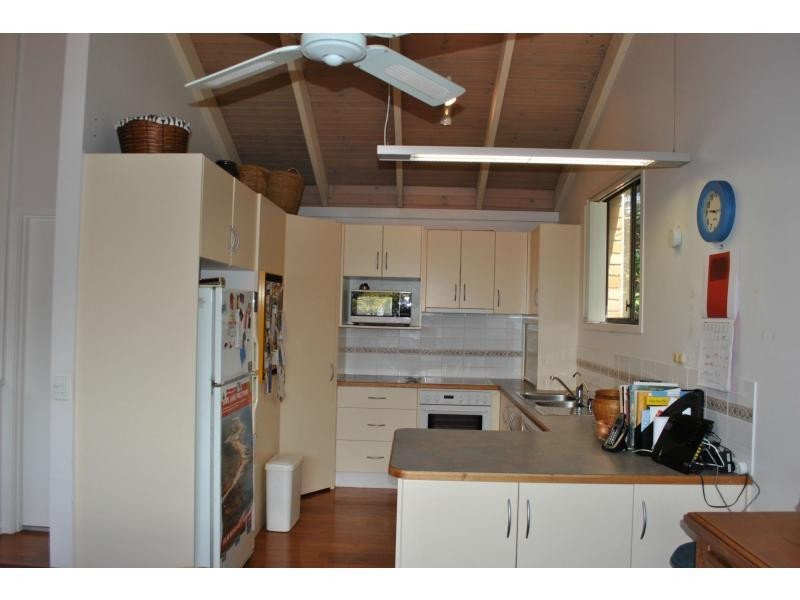 6 Ross Crescent, Sunshine Beach QLD 4567