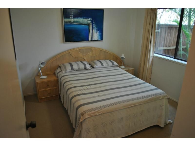 6 Ross Crescent, Sunshine Beach QLD 4567