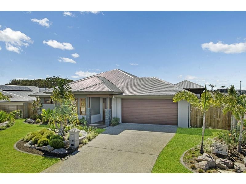 15 Feathertail Place, Peregian Springs QLD 4573