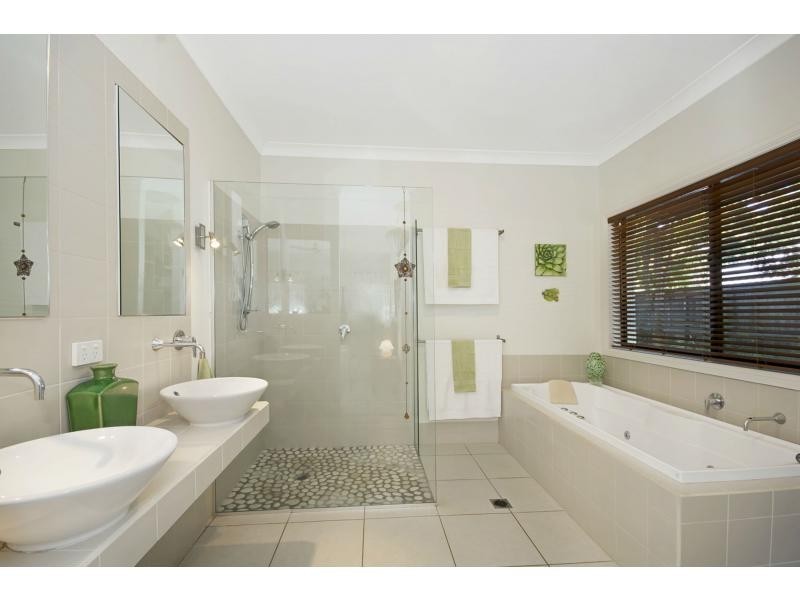 22 Shipyard Circuit, Noosa Waters QLD 4566