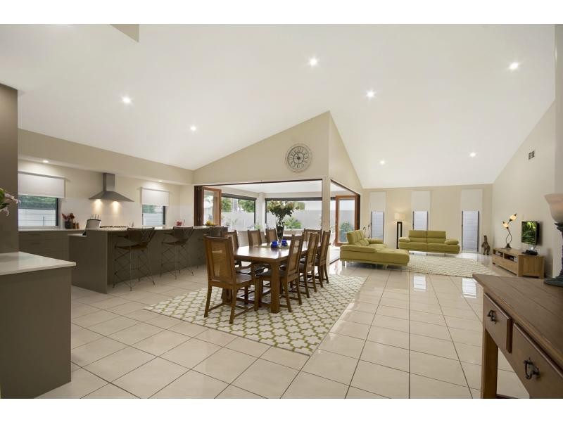 7 Parsons Bank Drive, Twin Waters QLD 4564