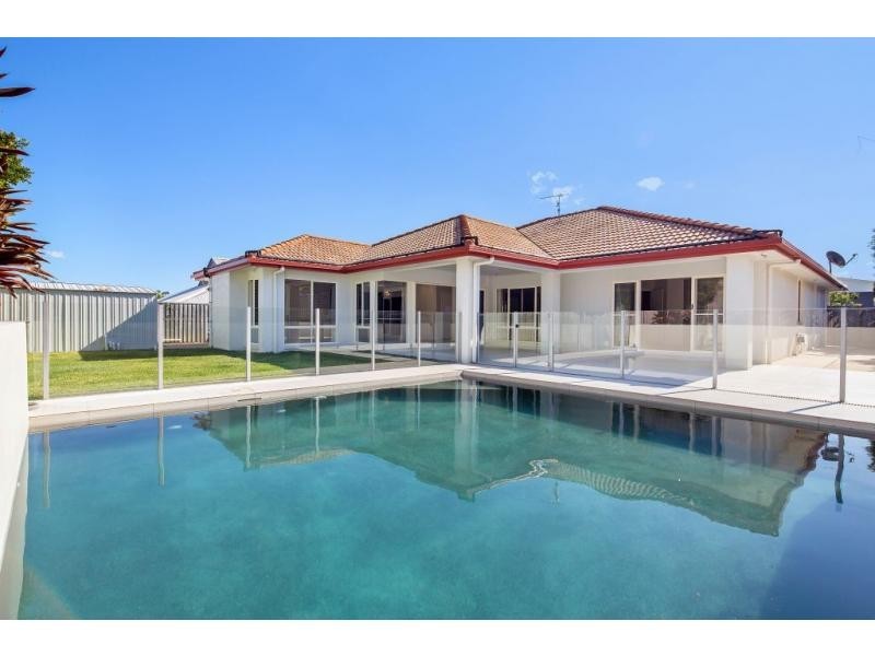 12 Maddens Crescent, Peregian Springs QLD 4573