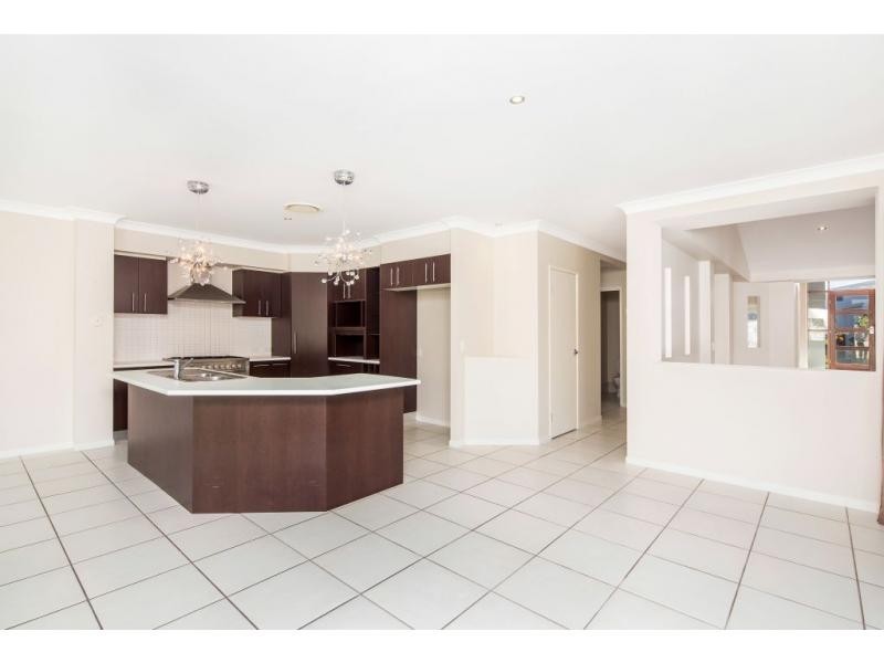 12 Maddens Crescent, Peregian Springs QLD 4573