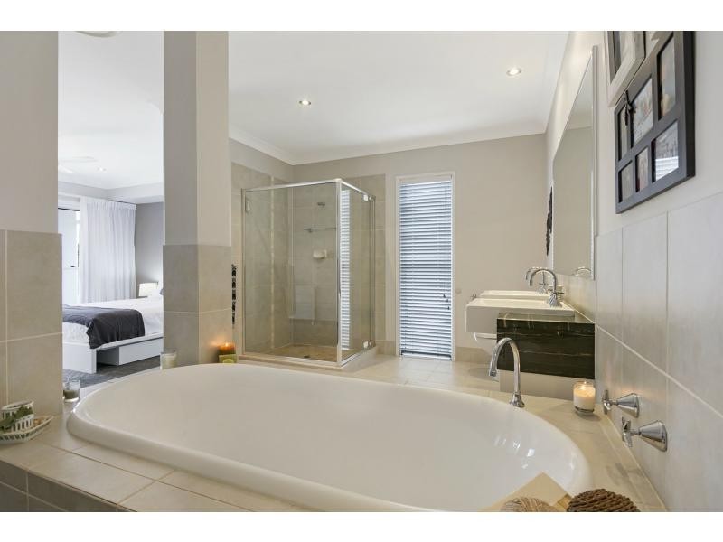 7 Oceanic Court, Twin Waters QLD 4564