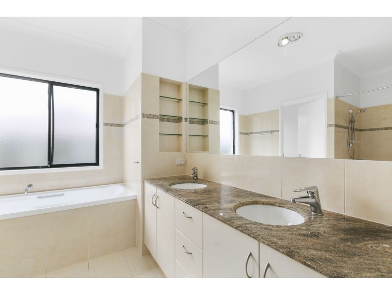 2 Greenside Court, Peregian Springs QLD 4573