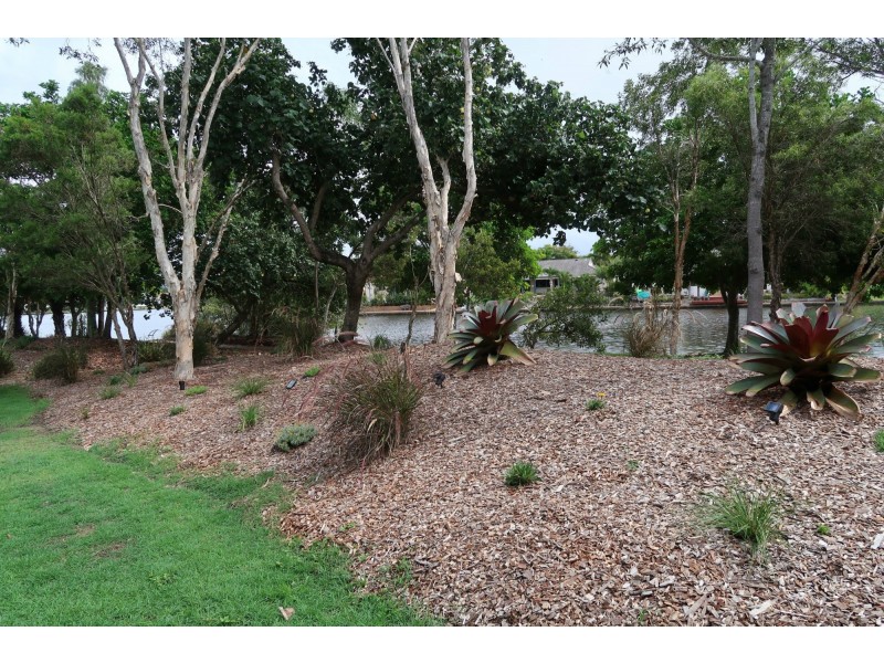 2/20 Baywater Drive St, Twin Waters QLD 4564