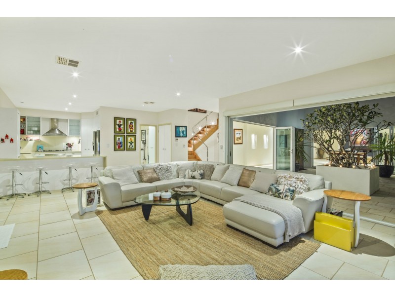 7 Hetherington Drive, Twin Waters QLD 4564