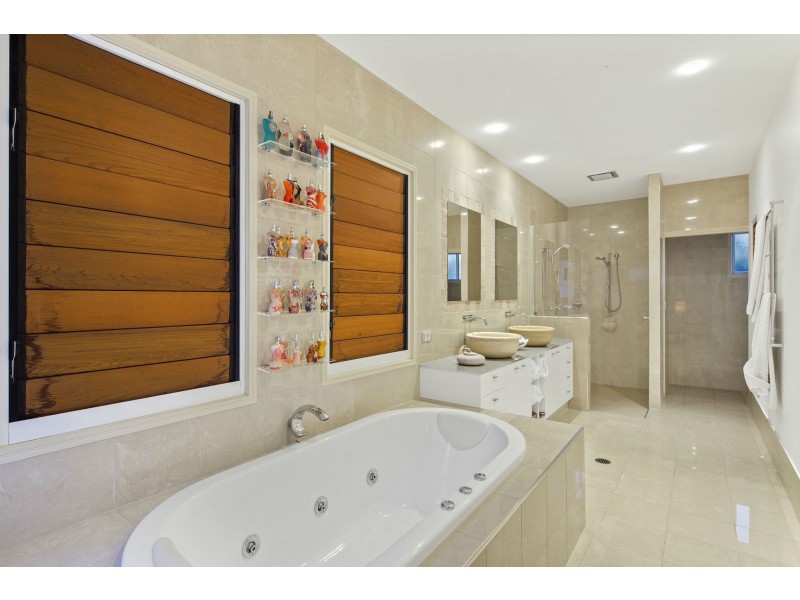 7 Hetherington Drive, Twin Waters QLD 4564