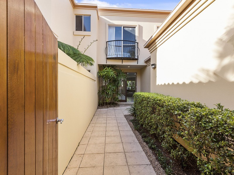 305 Noosa Springs Drive, Noosa Springs QLD 4567