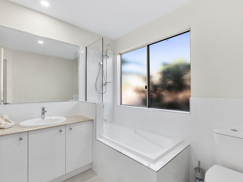 305 Noosa Springs Drive, Noosa Springs QLD 4567