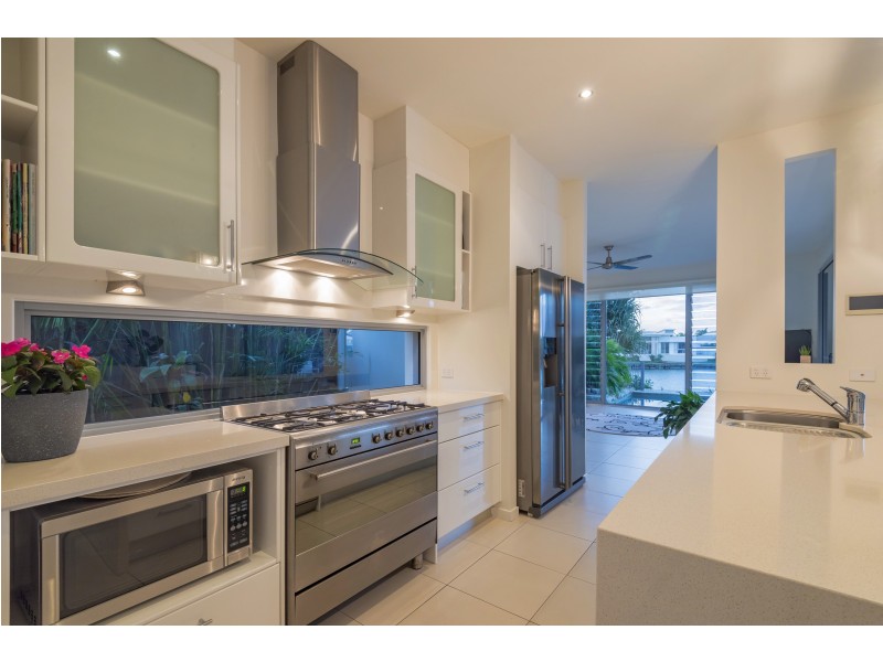 16 Anchorage Cct, Twin Waters QLD 4564