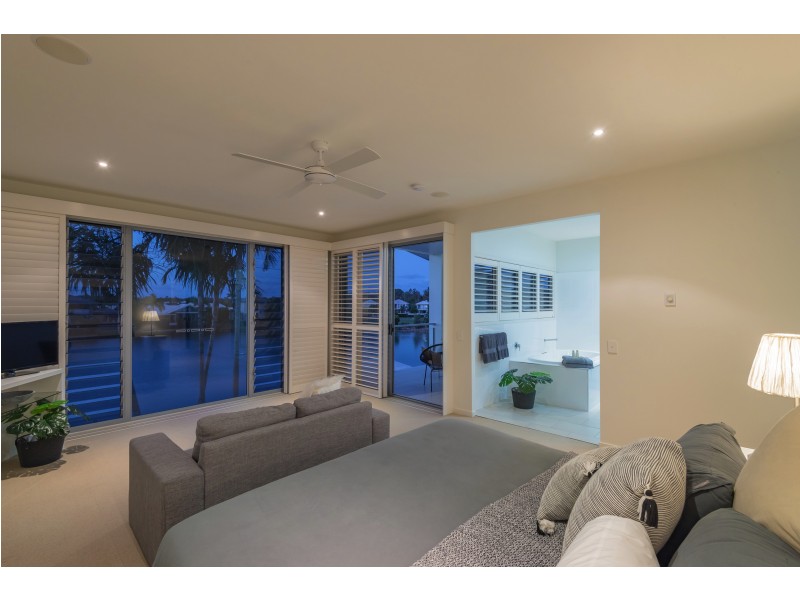 16 Anchorage Cct, Twin Waters QLD 4564