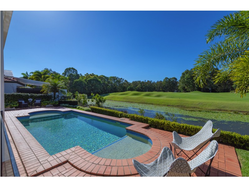 10 Baker-Finch Pl, Twin Waters QLD 4564
