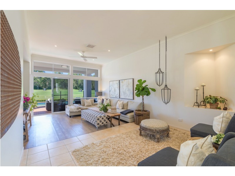 10 Baker-Finch Pl, Twin Waters QLD 4564
