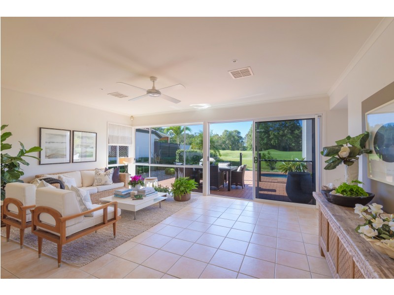 10 Baker-Finch Pl, Twin Waters QLD 4564