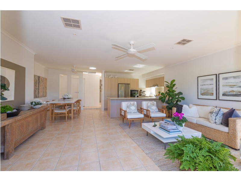 10 Baker-Finch Pl, Twin Waters QLD 4564