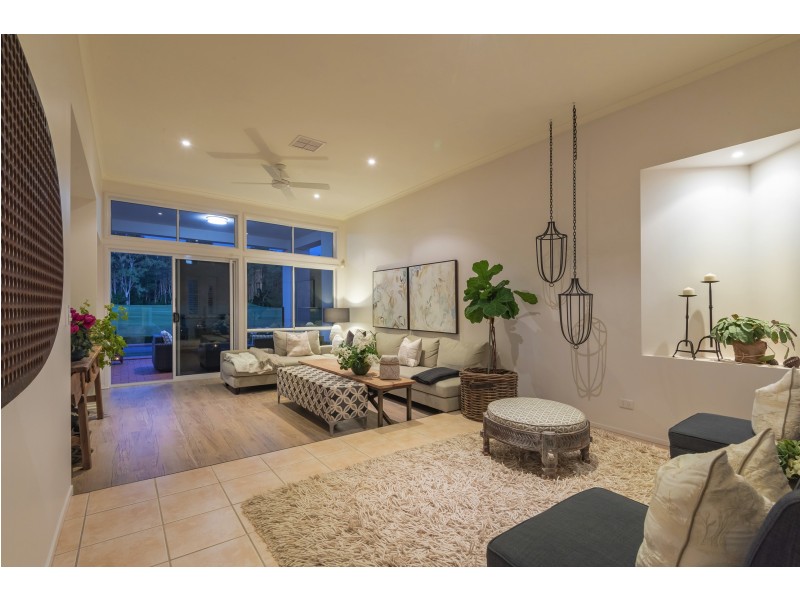 10 Baker-Finch Pl, Twin Waters QLD 4564