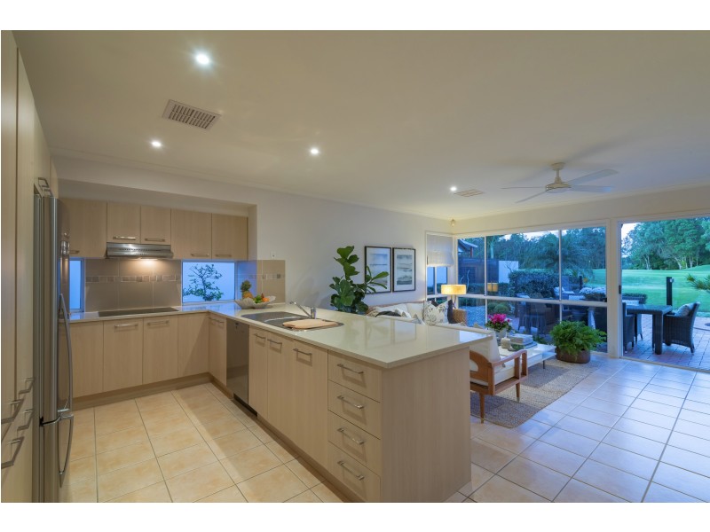10 Baker-Finch Pl, Twin Waters QLD 4564